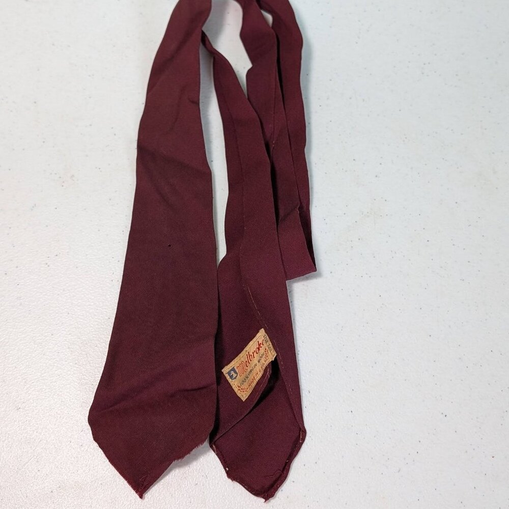 Vintage Melbroke 100% Virgin Wool Necktie Made‎ In USA